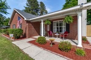 Front Porch/Entrance