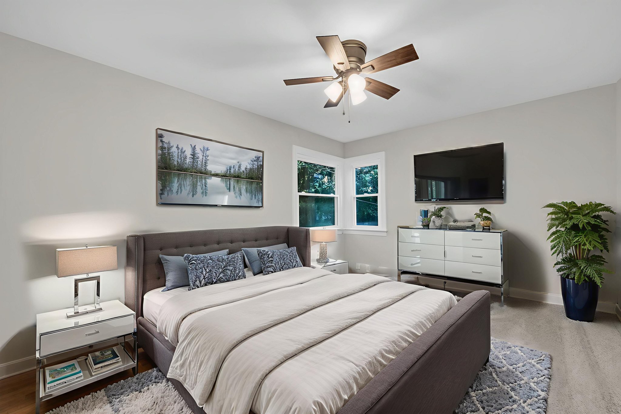 DSC_4062 virtually staged.jpeg