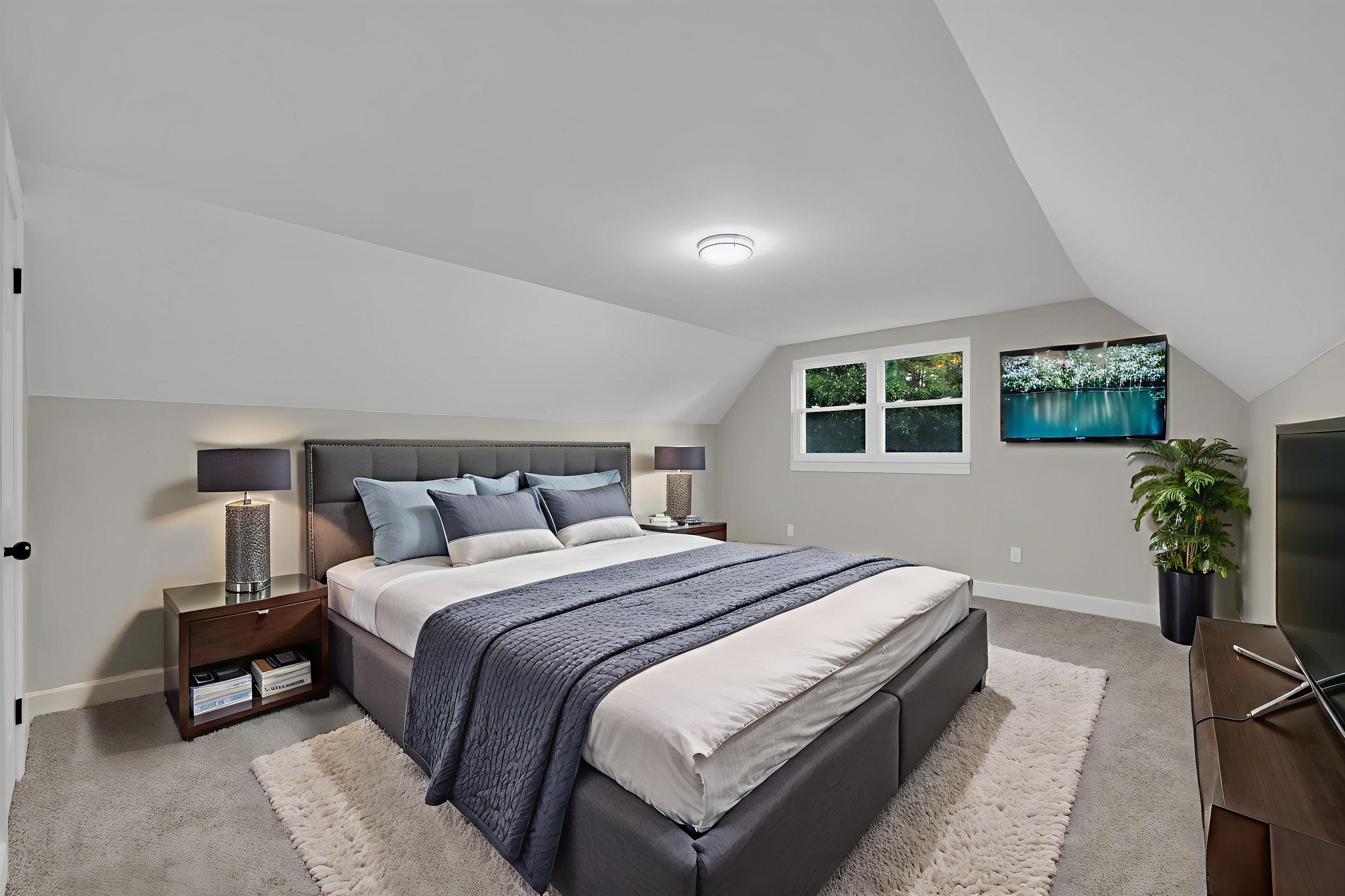 DSC_4127 virtually staged.jpeg