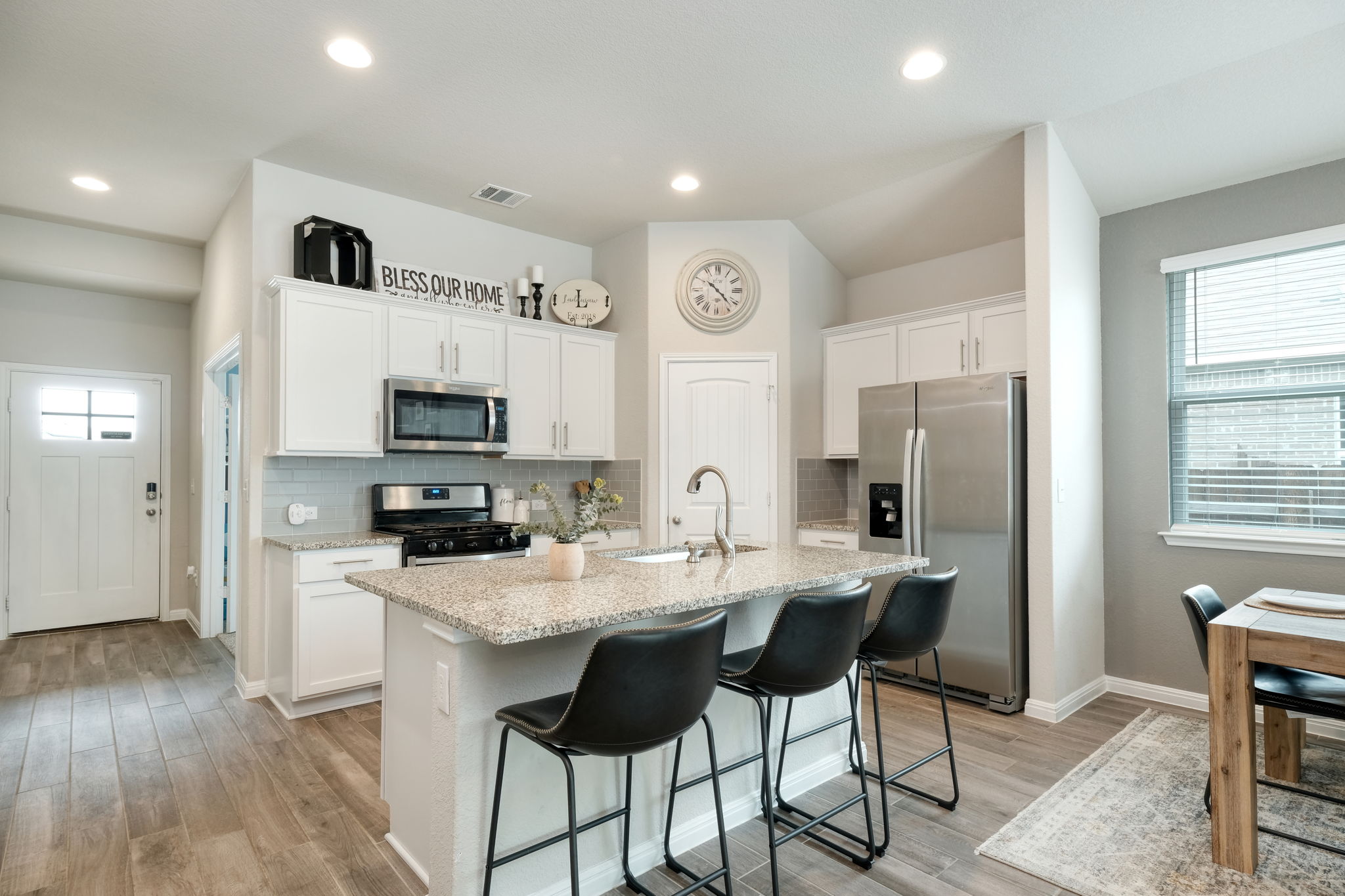 Kitchen/Breakfast Bar