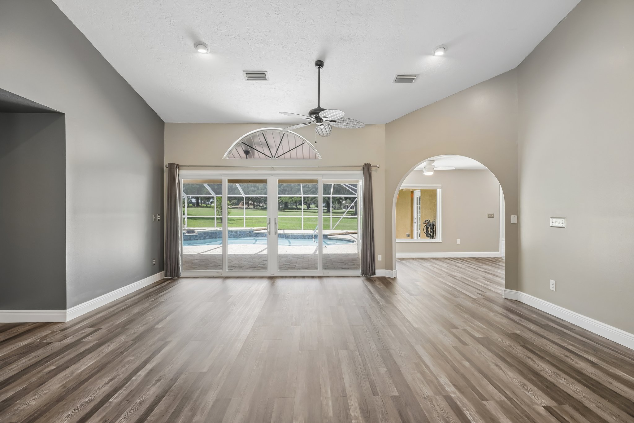 NW 76th Ct-S1908-021.jpg