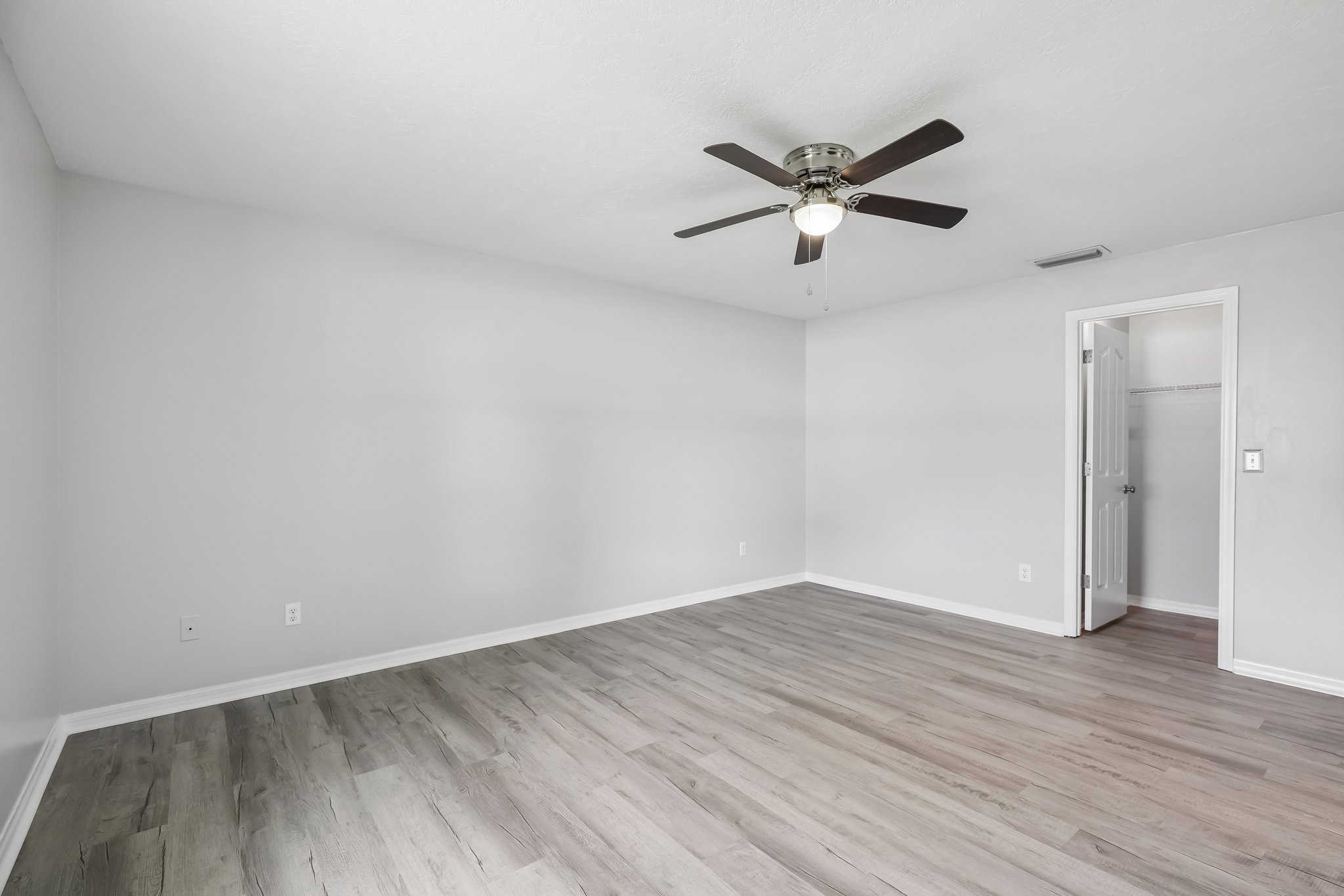 NW 76th Ct-S1908-048.jpg