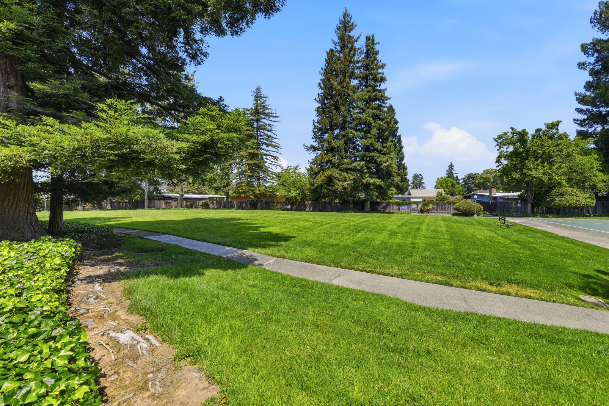 049_F8_4411 Park Green Ct