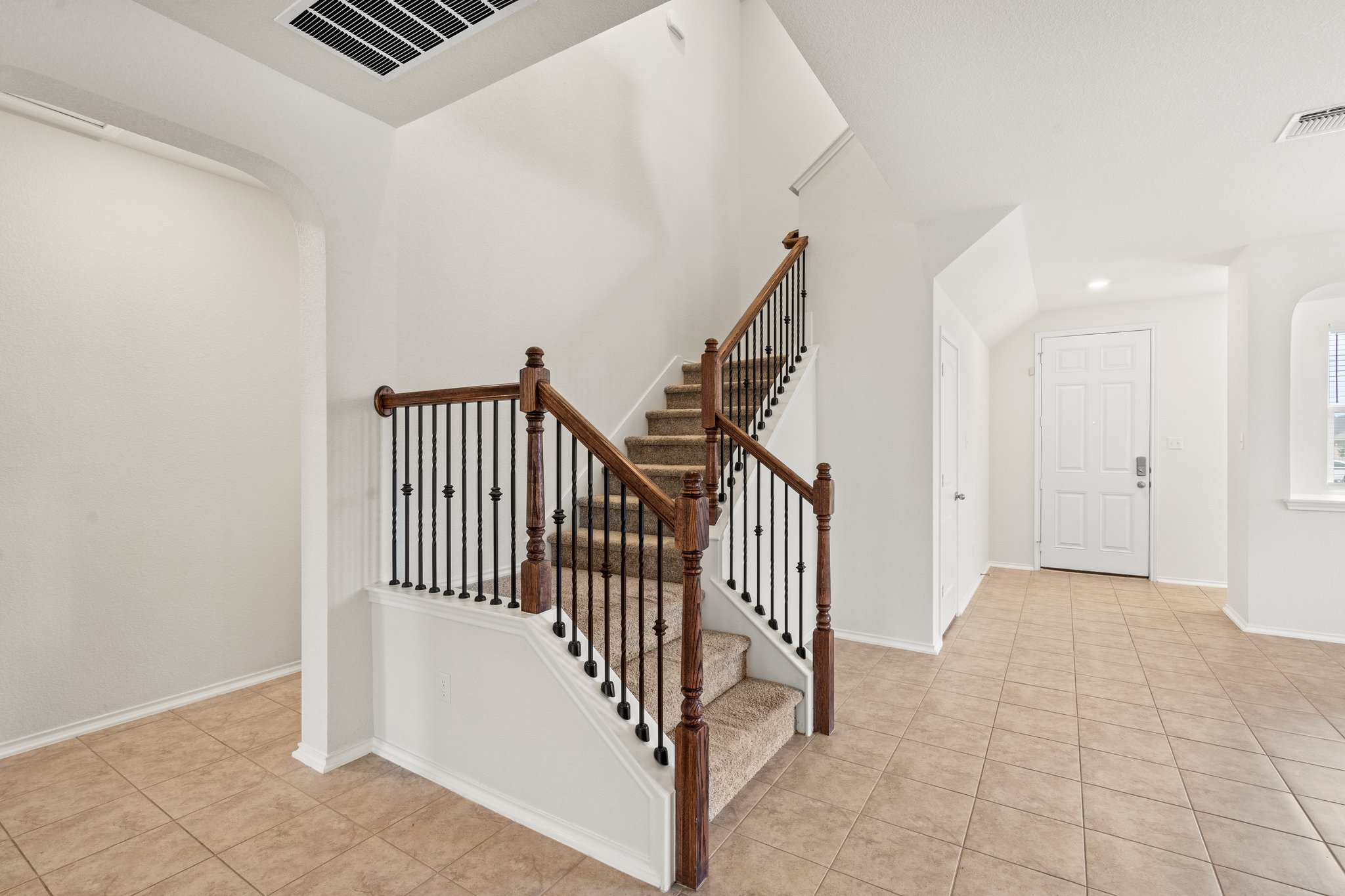 4412 Hot Springs Dr, Taylor, TX 76574, USA Photo 9