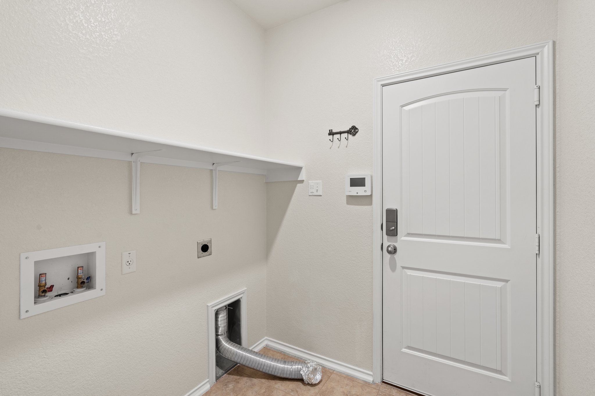 4412 Hot Springs Dr, Taylor, TX 76574, USA Photo 48