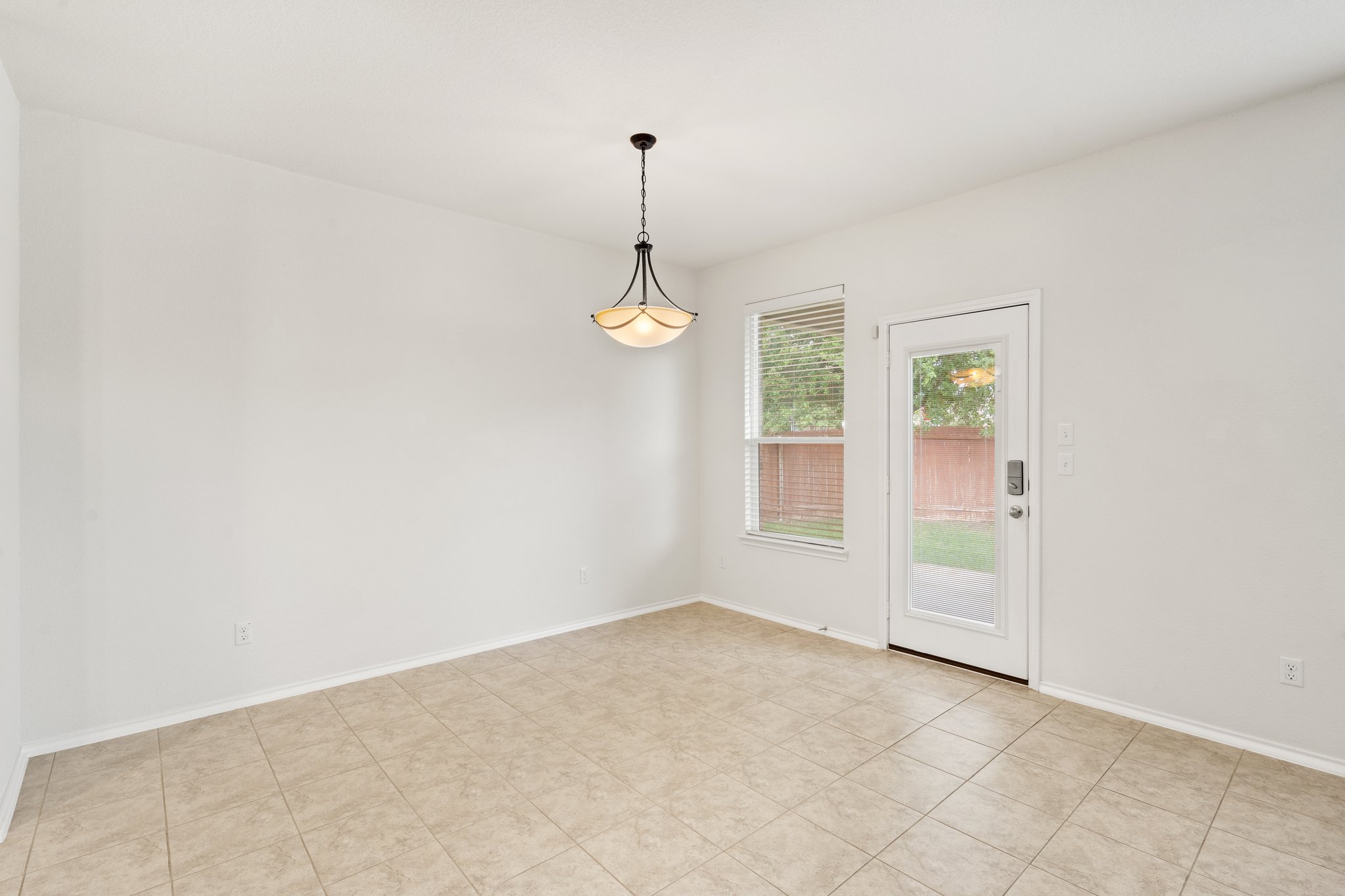 4412 Hot Springs Dr, Taylor, TX 76574, USA Photo 23