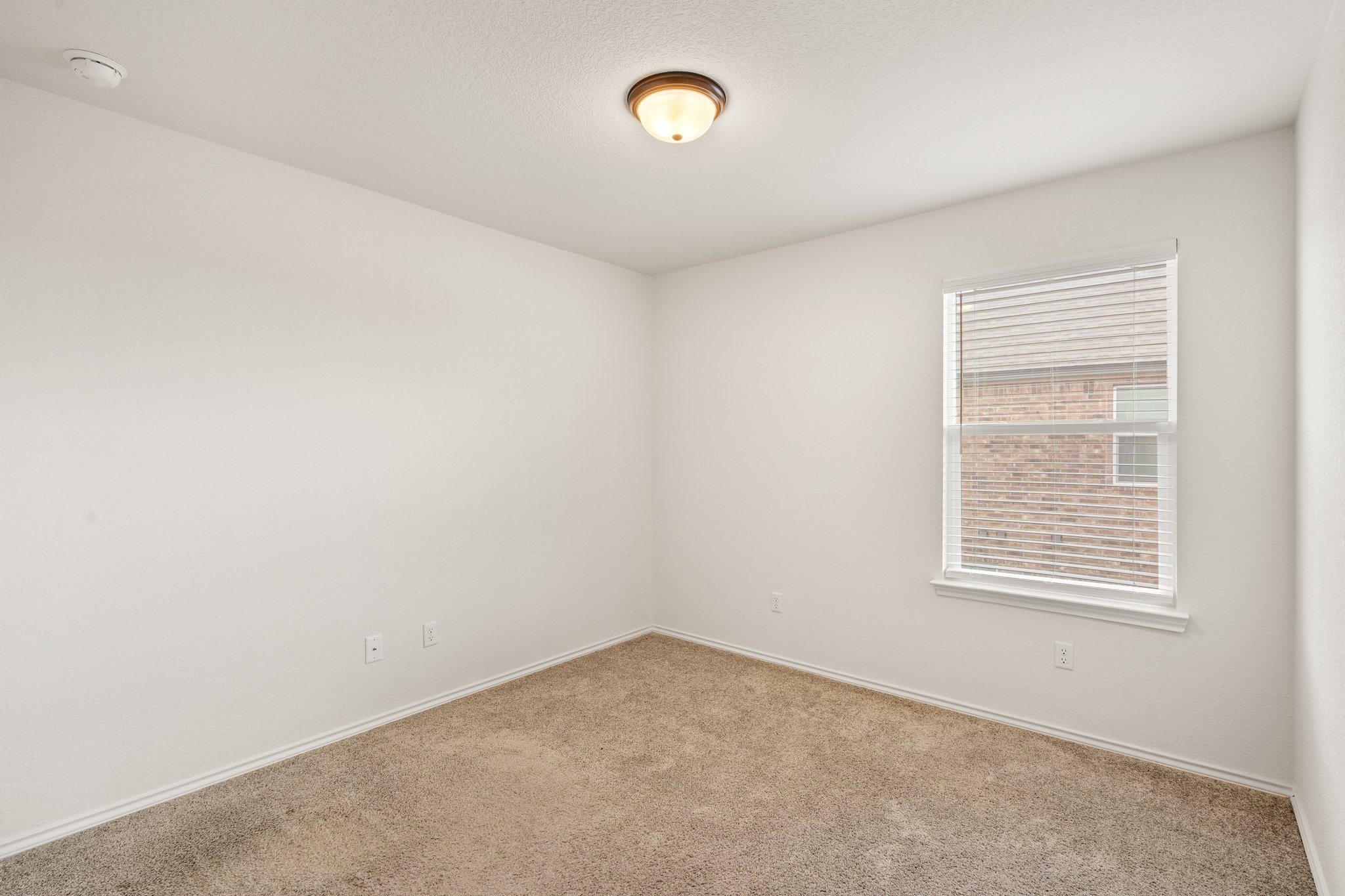 4412 Hot Springs Dr, Taylor, TX 76574, USA Photo 40