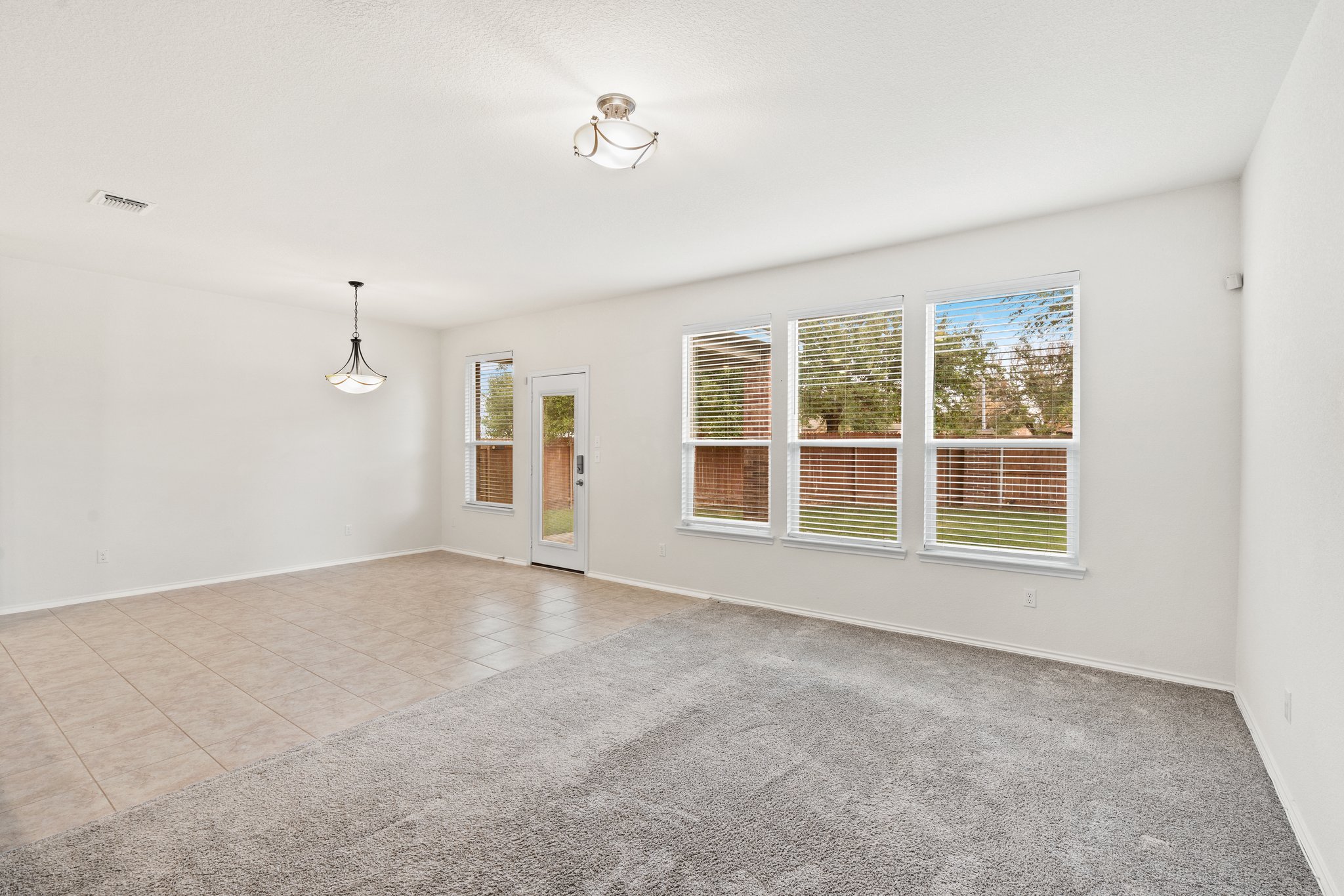 4412 Hot Springs Dr, Taylor, TX 76574, USA Photo 18