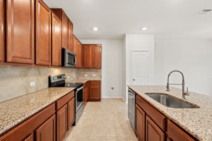 4412 Hot Springs Dr, Taylor, TX 76574, USA Photo 30