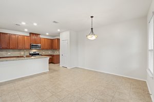 4412 Hot Springs Dr, Taylor, TX 76574, USA Photo 21