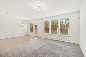 4412 Hot Springs Dr, Taylor, TX 76574, USA Photo 17