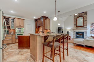 Kitchen/Breakfast Bar
