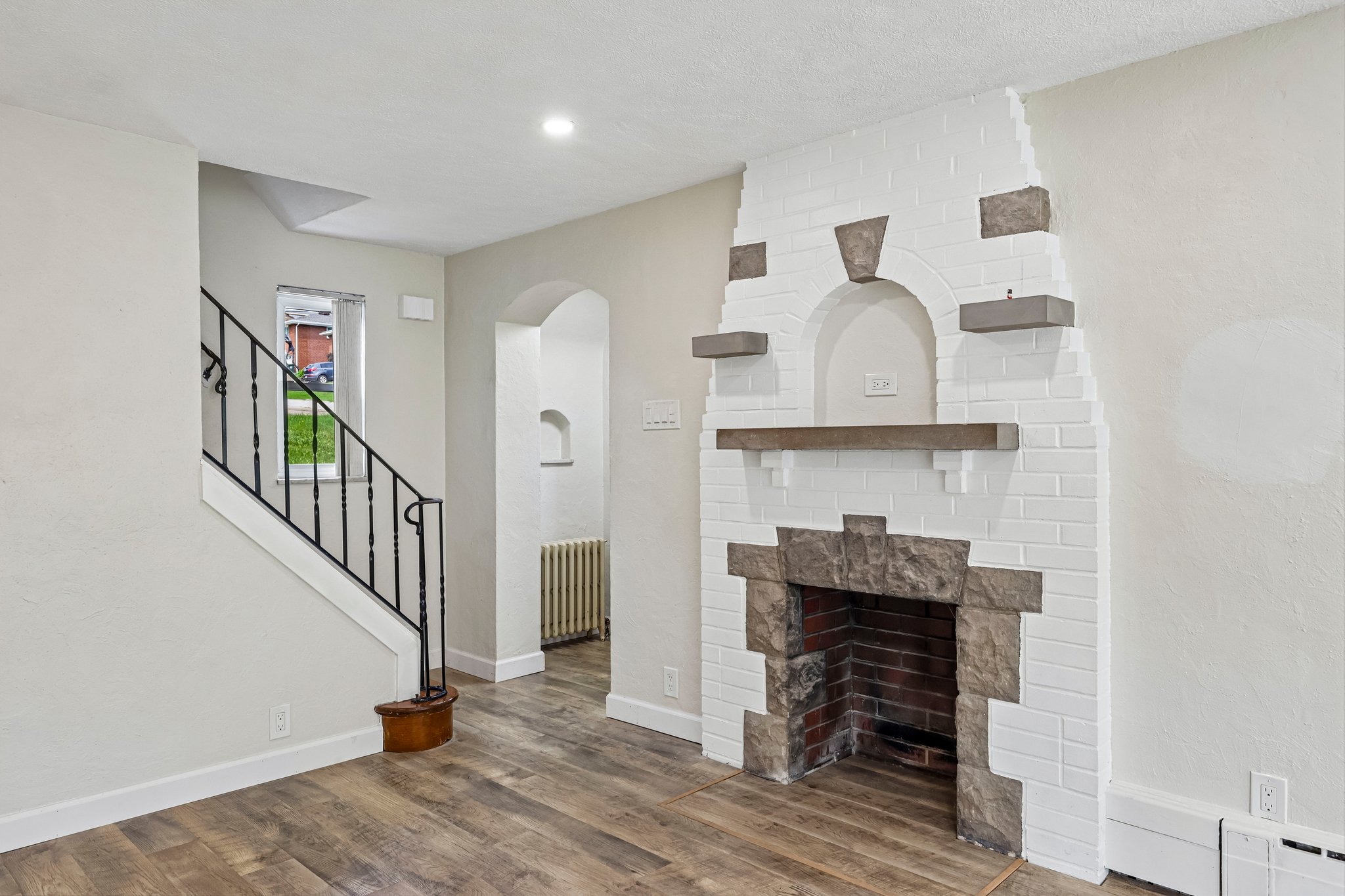 E Brightview Ave-S1808-015.jpg