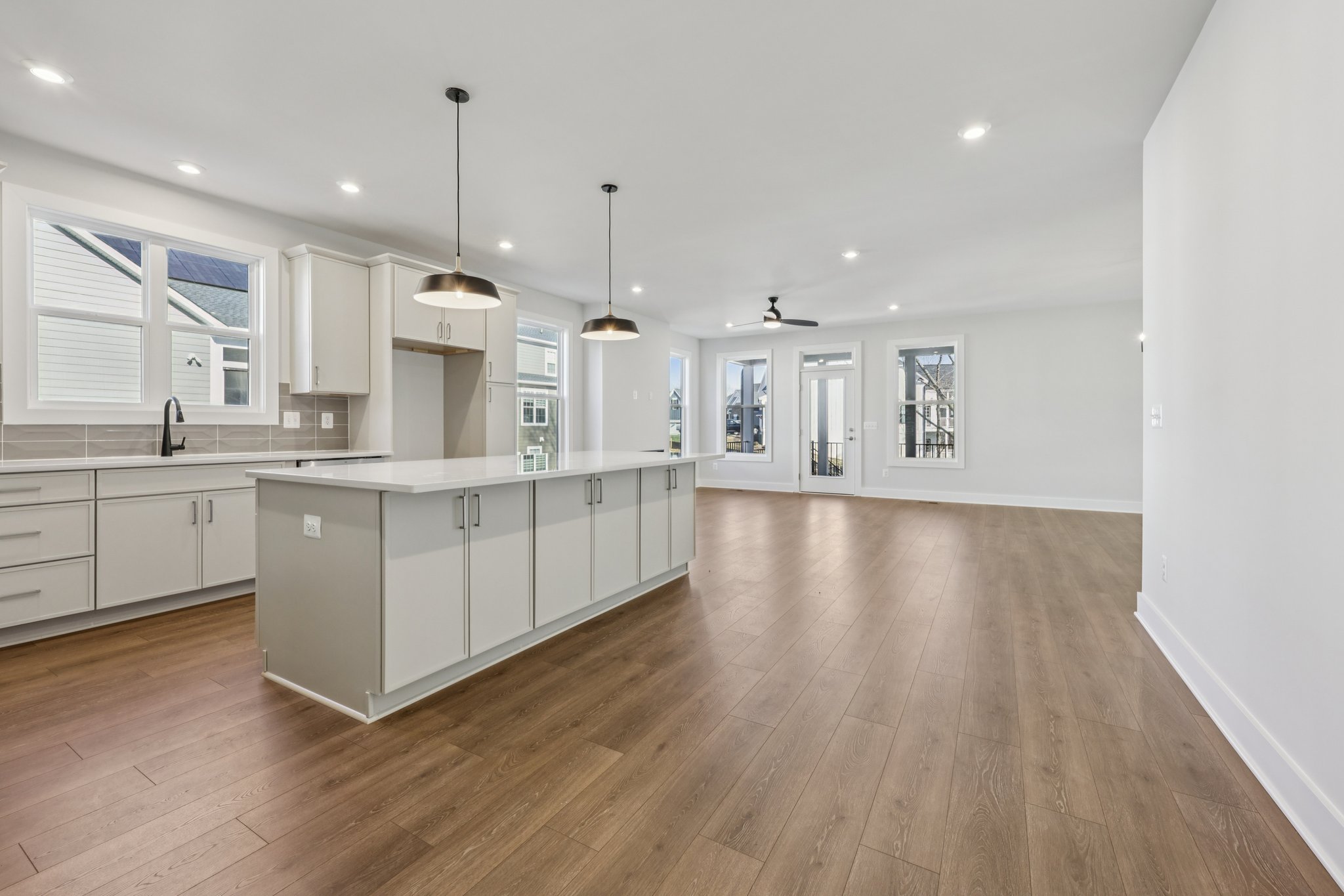 Headland Ct-S2201-010.jpg