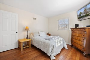  Photo 40