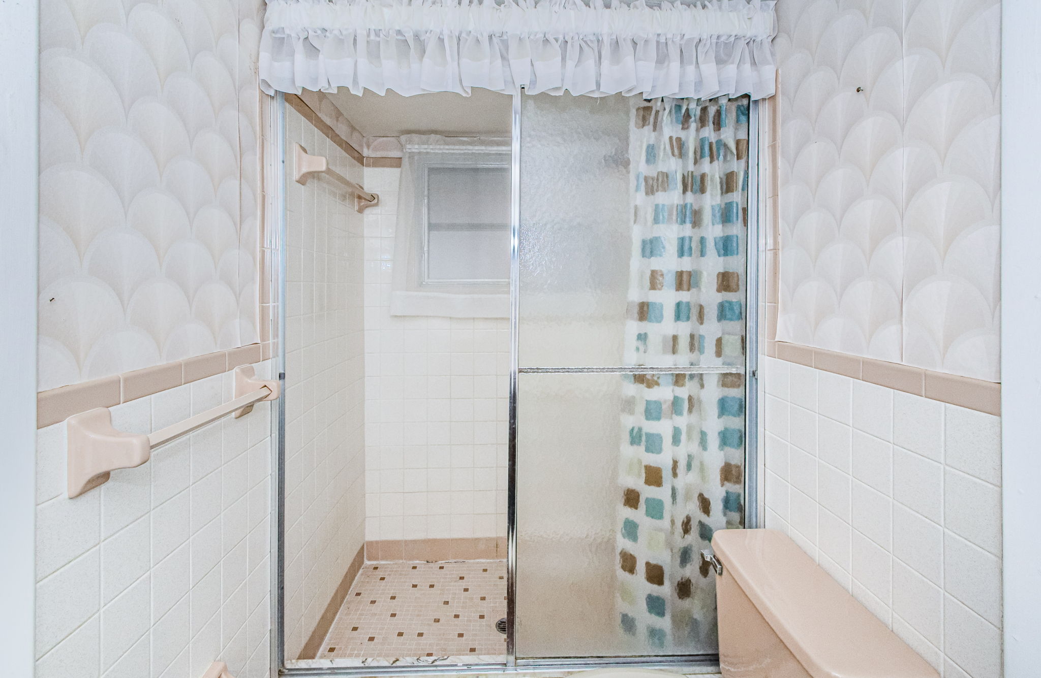 Primary Bathroom 1B