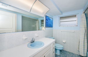 Bathroom 1A