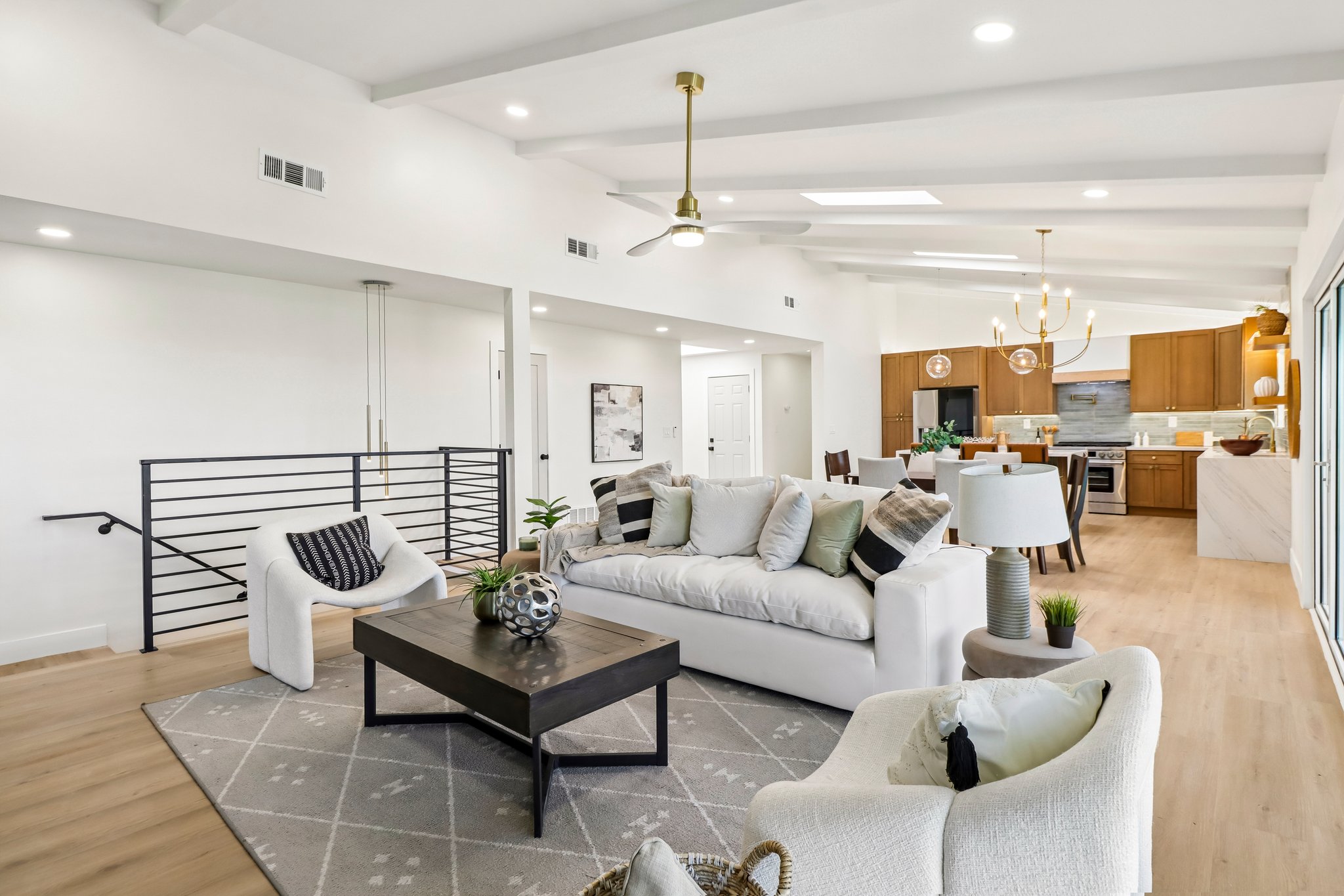 Beverly Dr-S1707-013.jpg