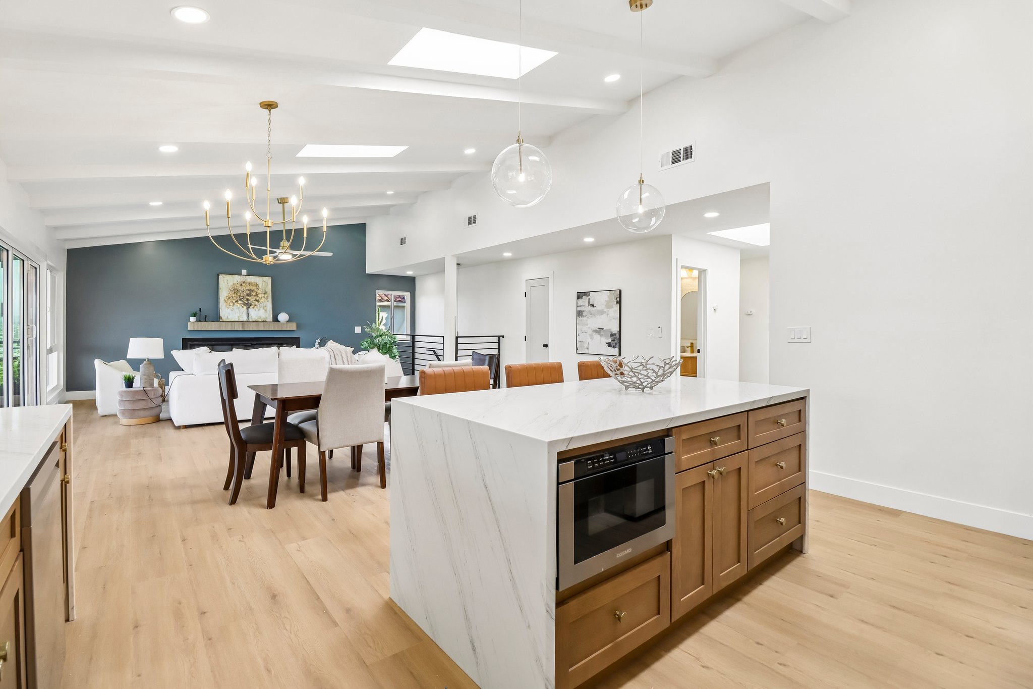 Beverly Dr-S1707-016.jpg