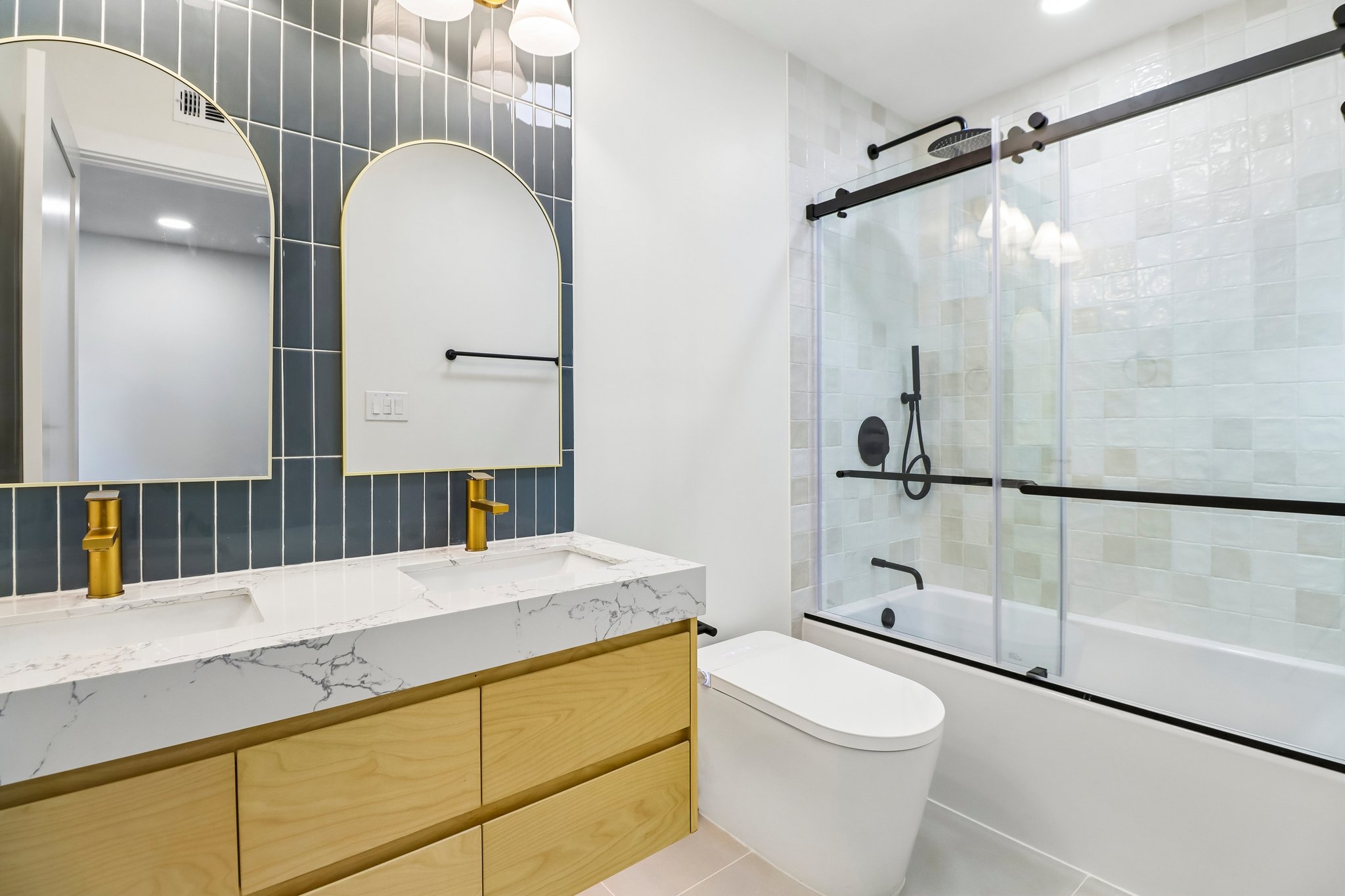 Beverly Dr-S1707-039.jpg