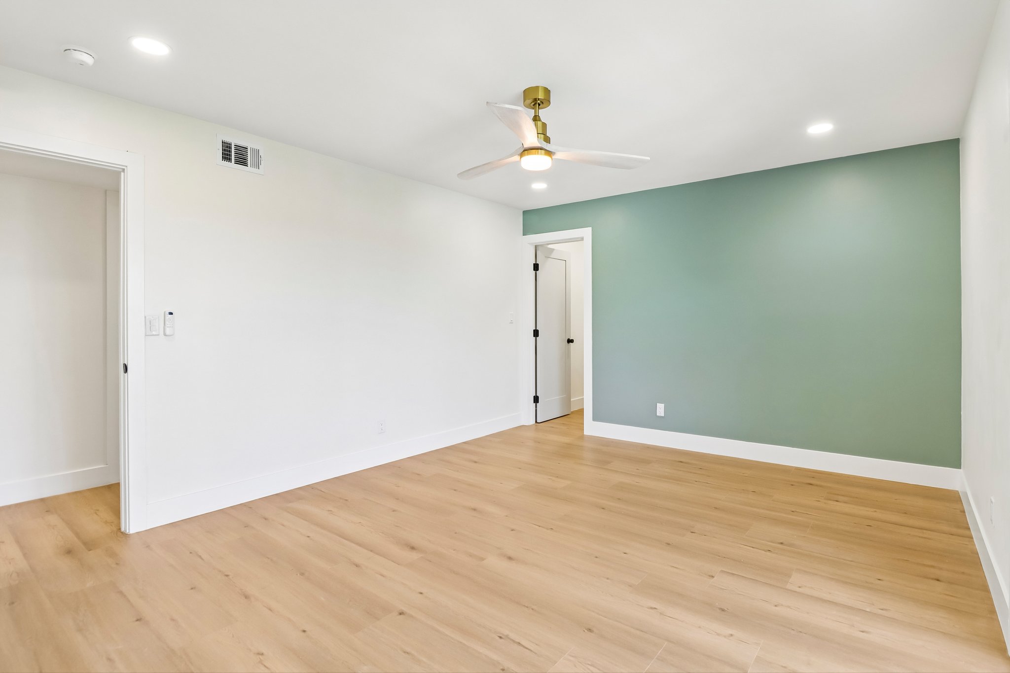 Beverly Dr-S1707-041.jpg