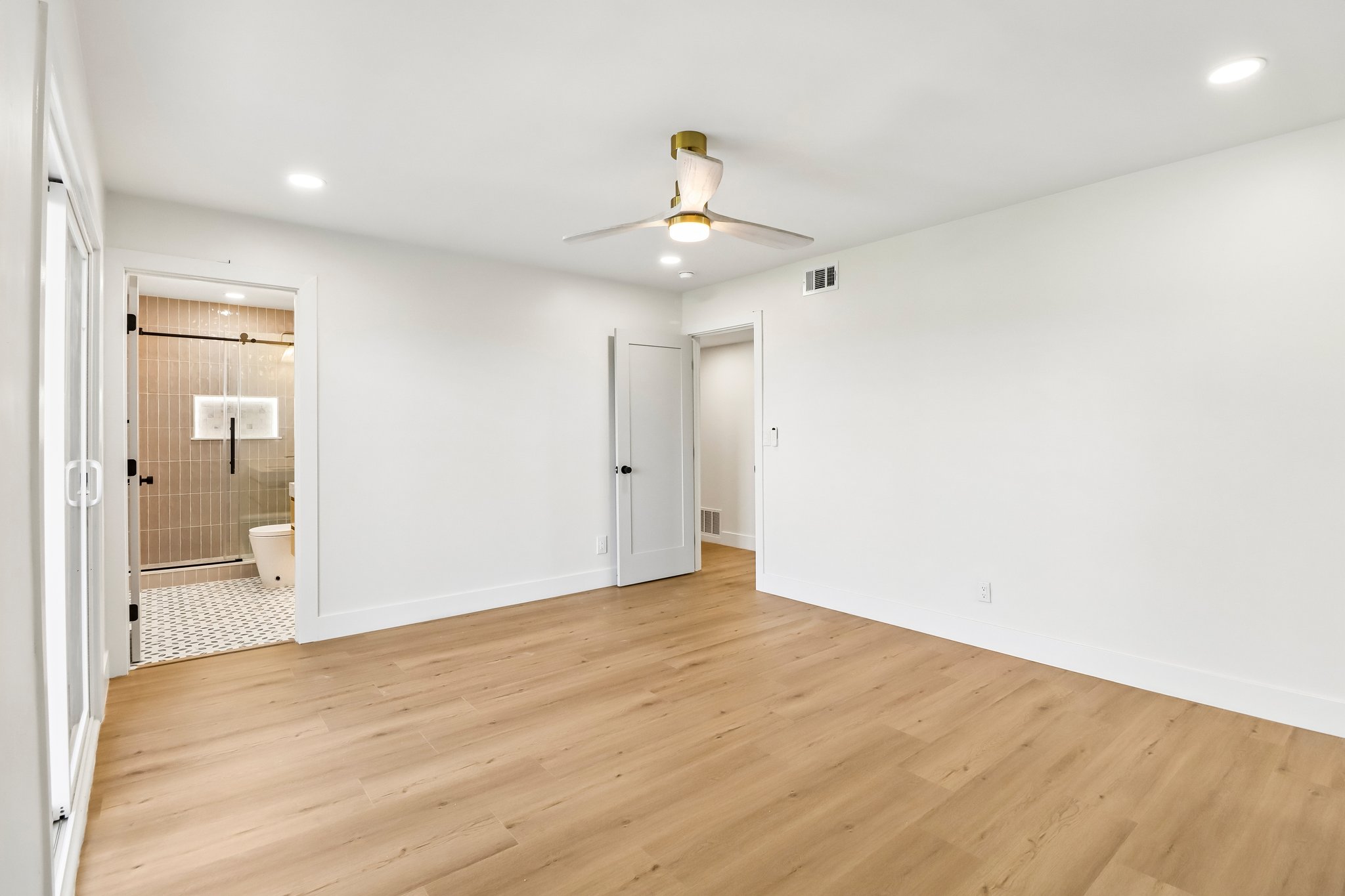Beverly Dr-S1707-042.jpg