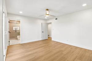 Beverly Dr-S1707-042.jpg