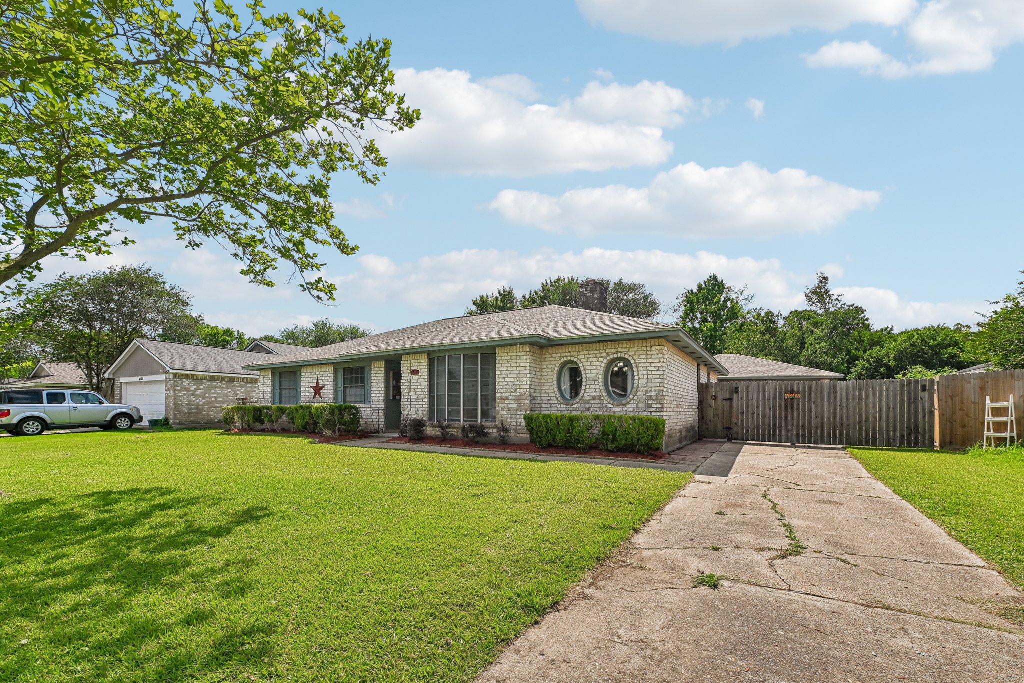 Saffron Ln-S1305-002.jpg