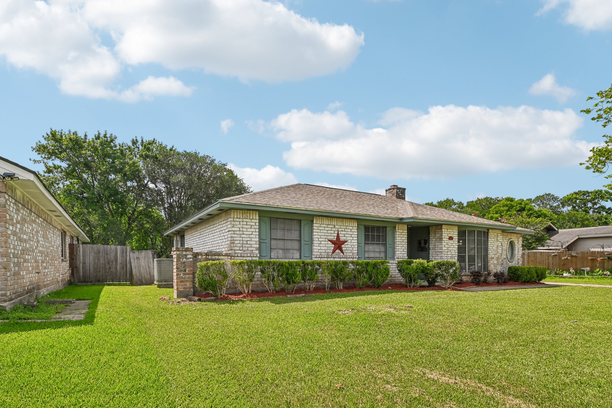 Saffron Ln-S1305-003.jpg