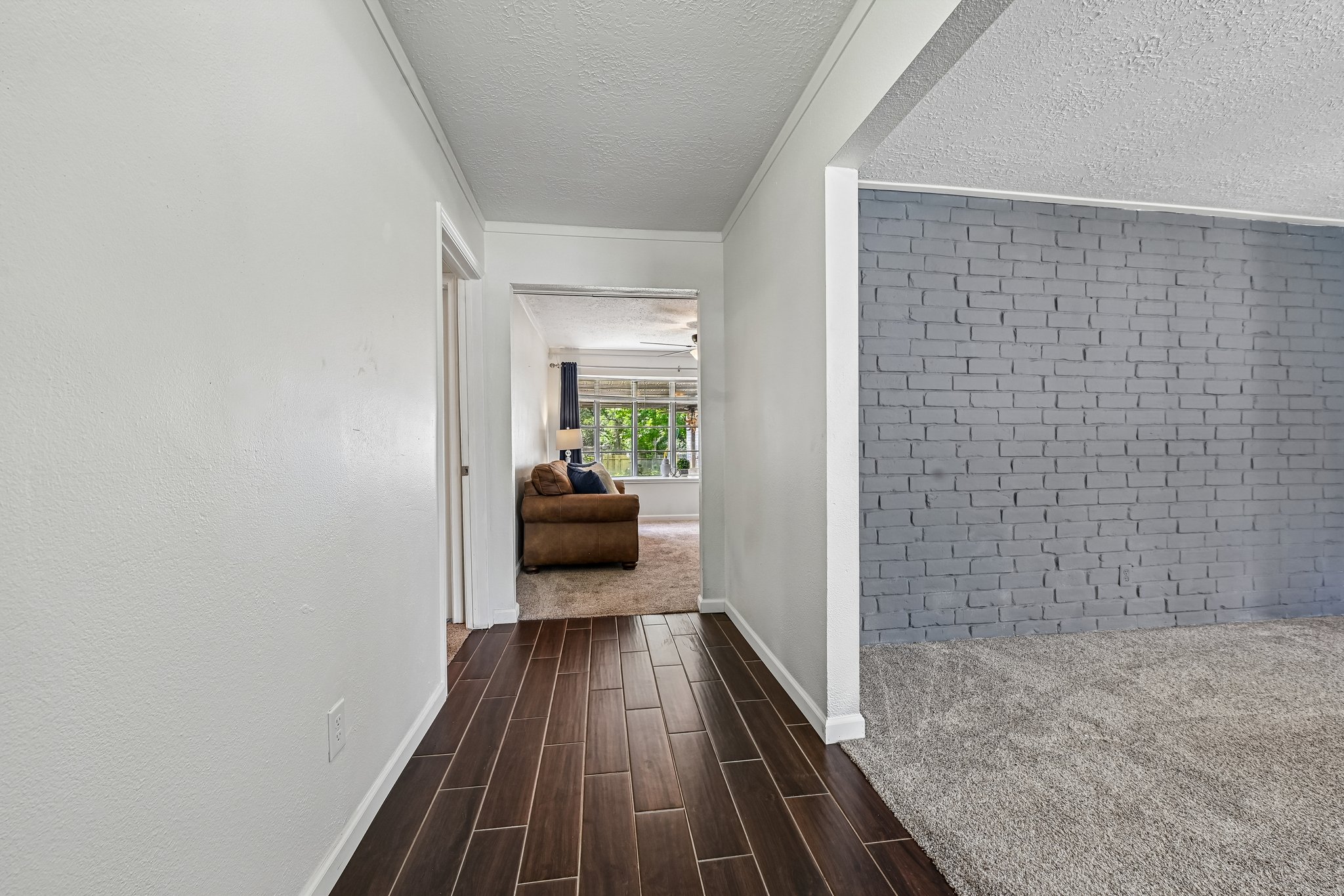 Saffron Ln-S1305-006.jpg