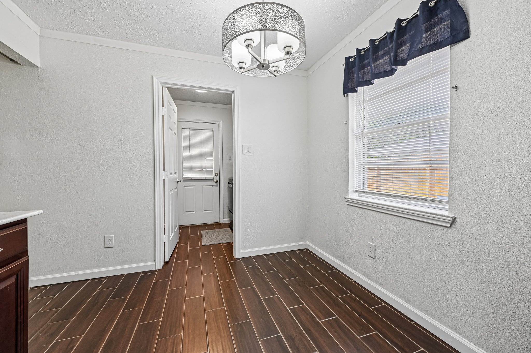 Saffron Ln-S1305-016.jpg