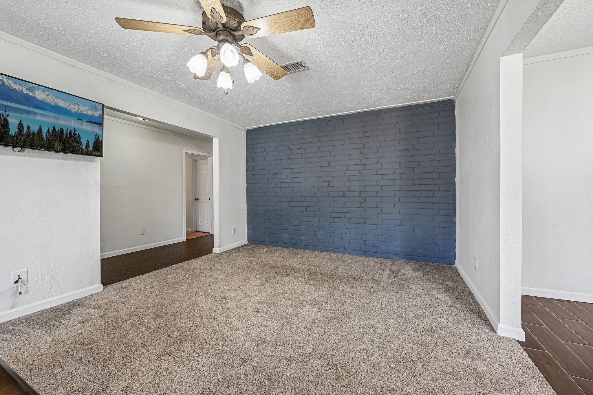 Saffron Ln-S1305-019.jpg