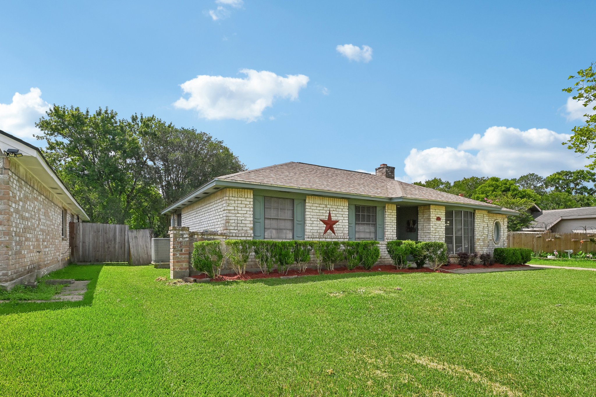 Saffron Ln-S1405-003.jpg
