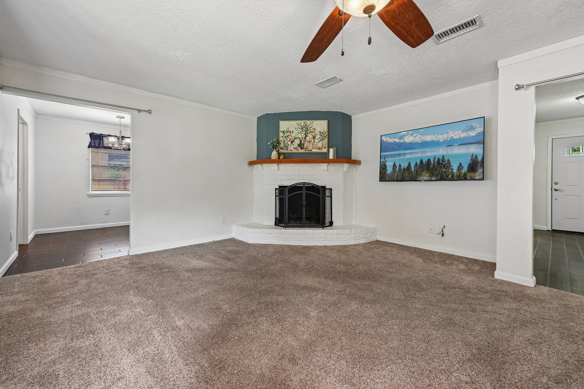 Saffron Ln-S1405-014.jpg
