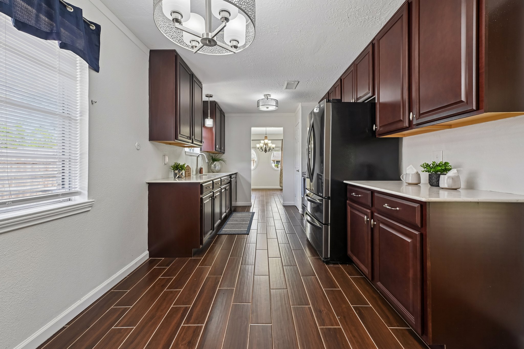 Saffron Ln-S1405-015.jpg