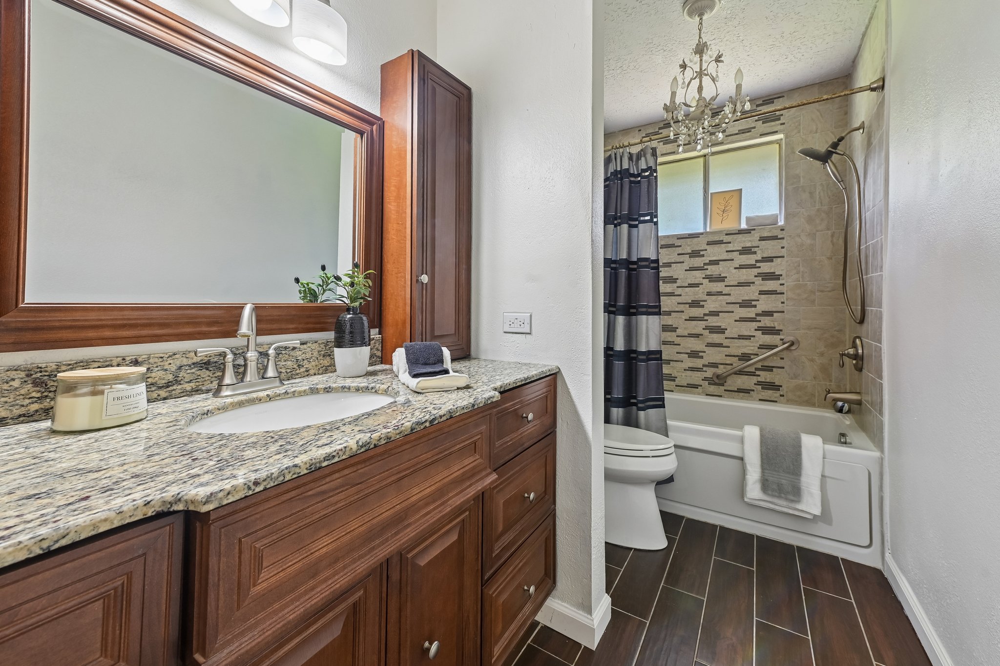 Saffron Ln-S1405-020.jpg