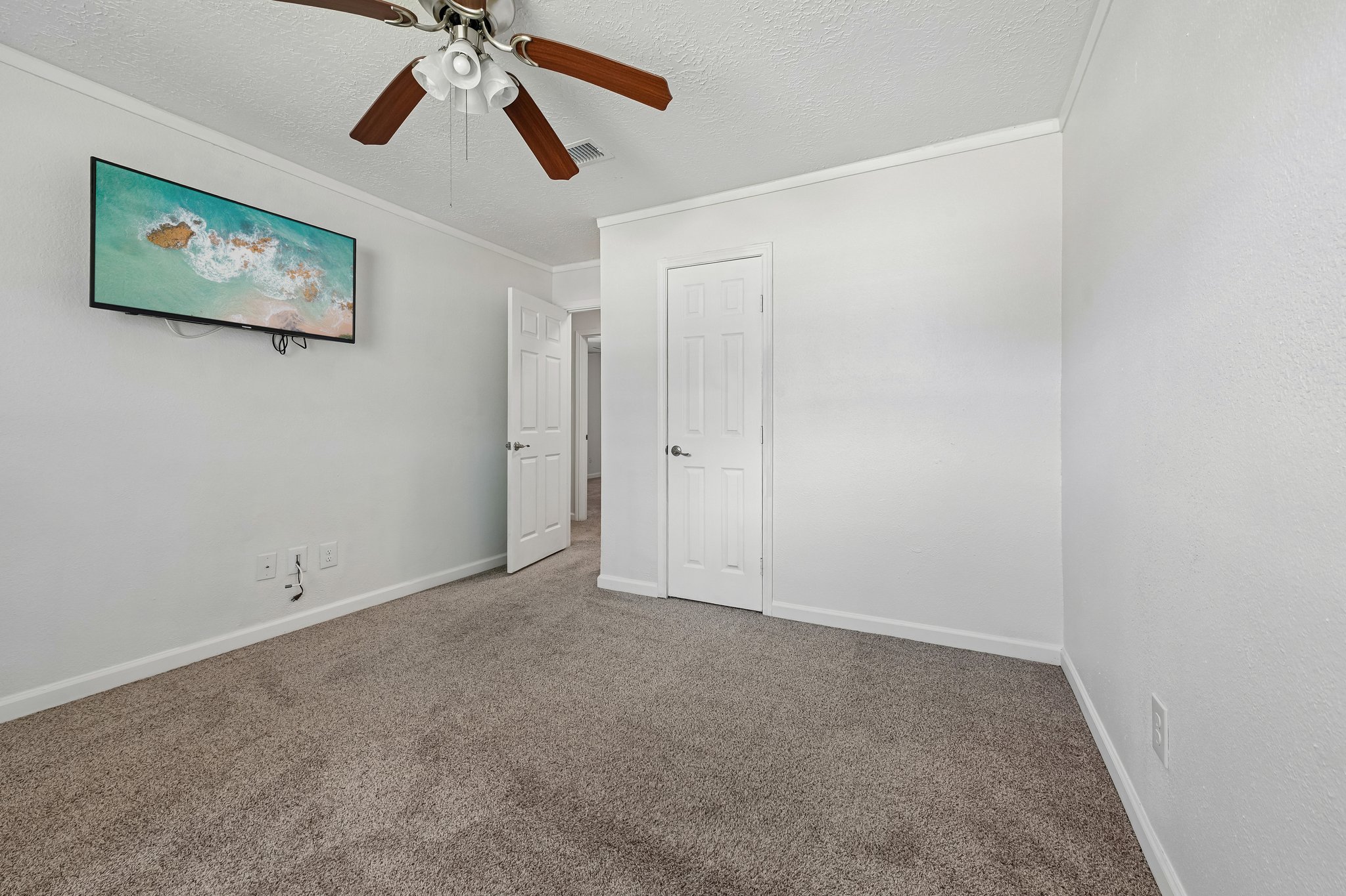 Saffron Ln-S1405-023.jpg