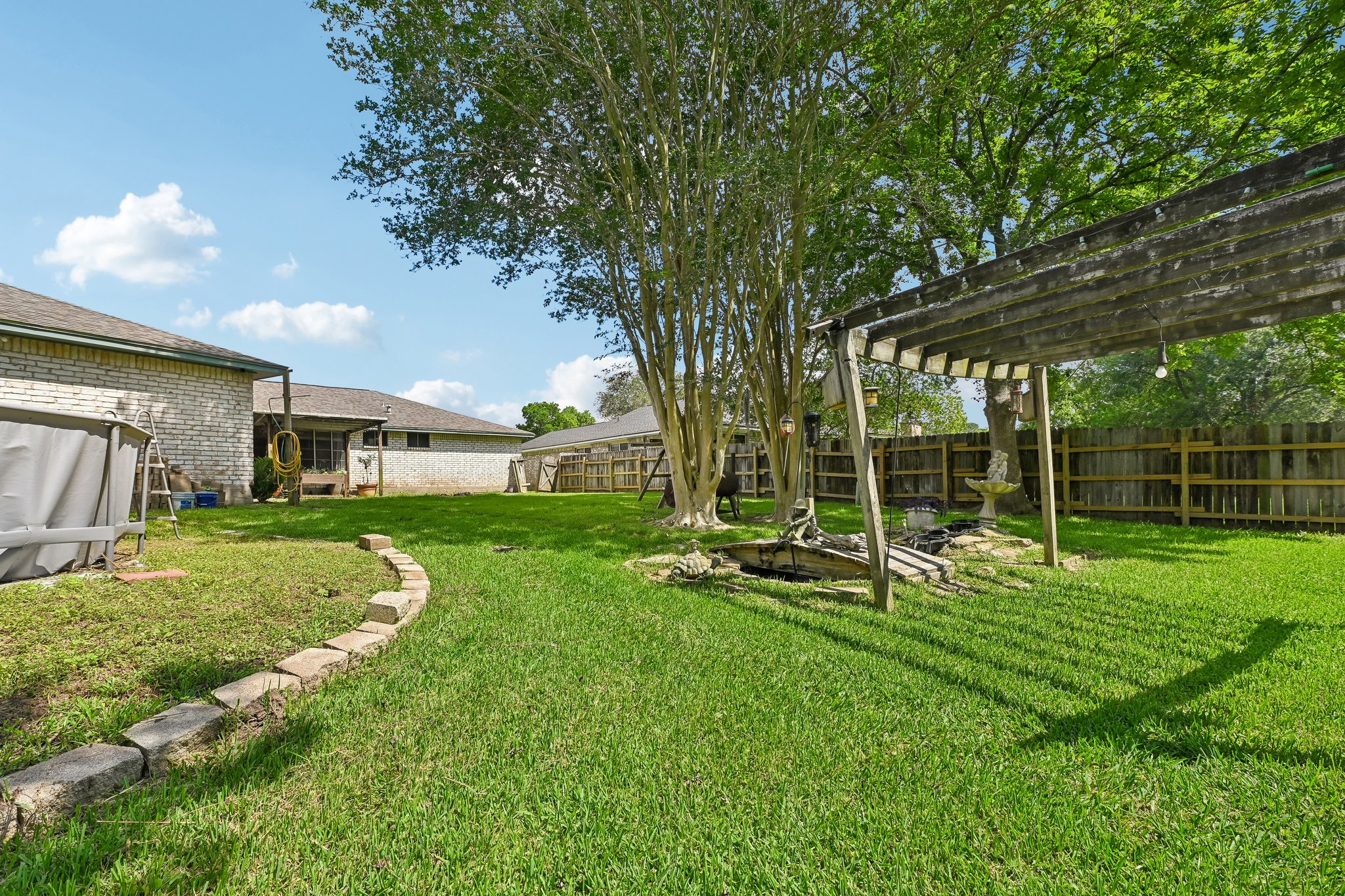 Saffron Ln-S1405-033.jpg