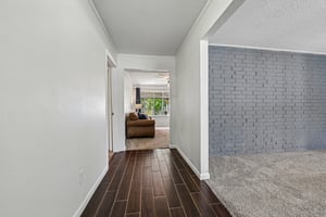 Saffron Ln-S1305-006.jpg