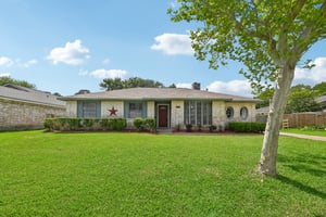 Saffron Ln-S1405-001.jpg