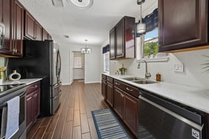 Saffron Ln-S1405-016.jpg