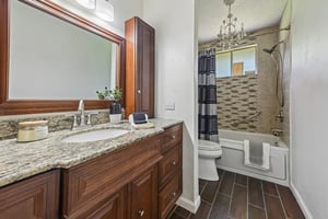 Saffron Ln-S1405-020.jpg