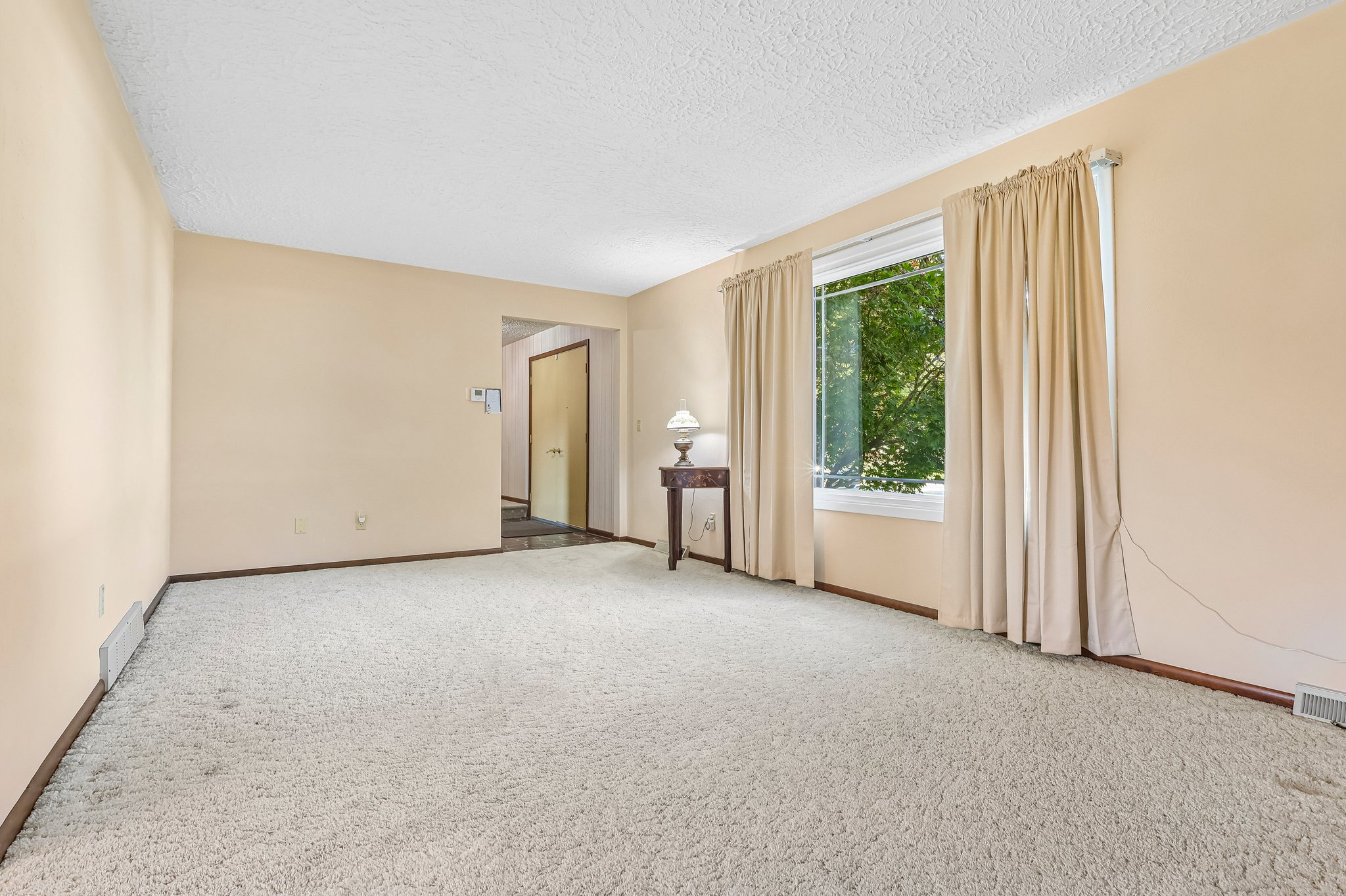Edgewood Dr-S2110-007.jpg