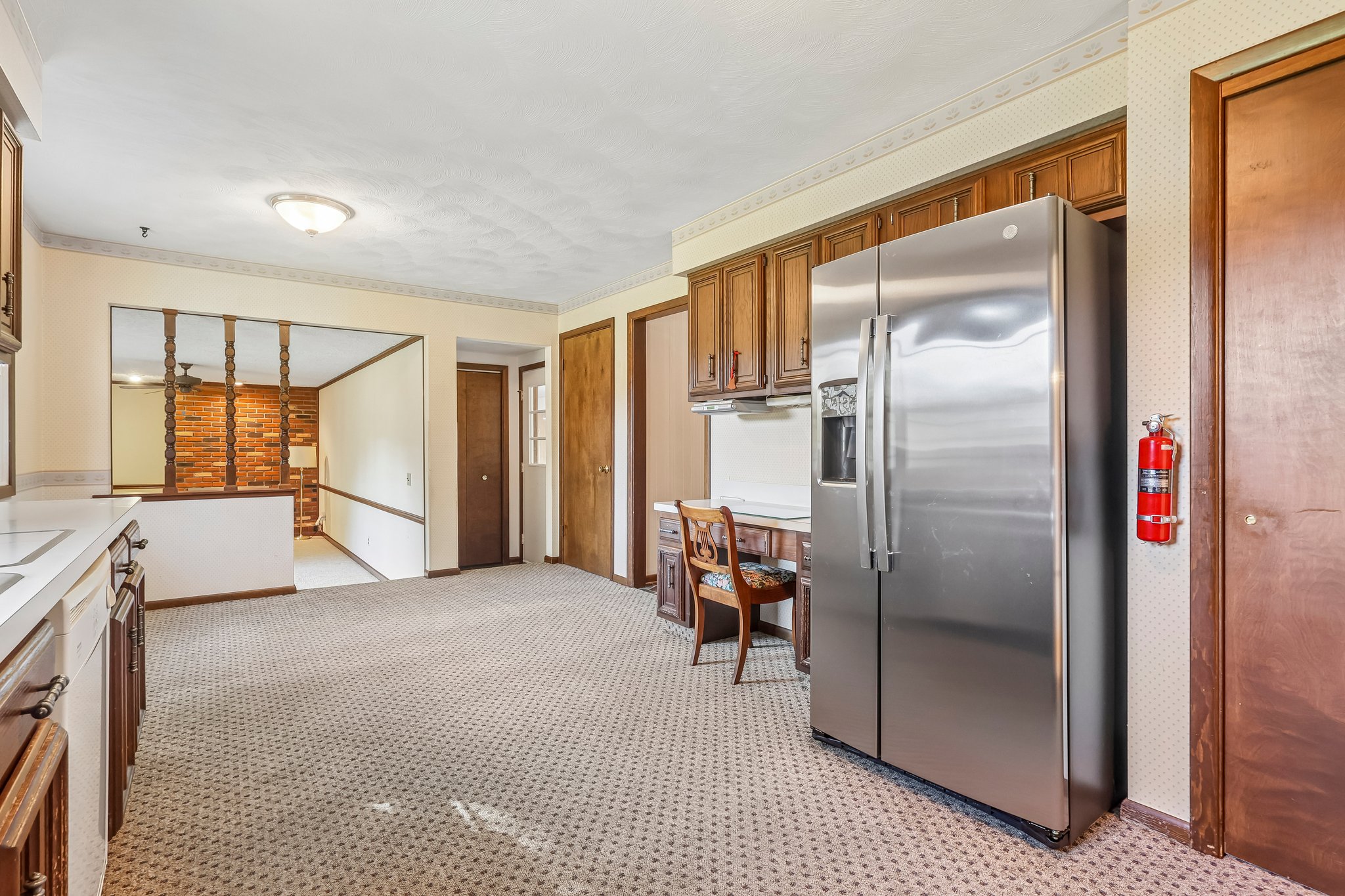 Edgewood Dr-S2110-013.jpg