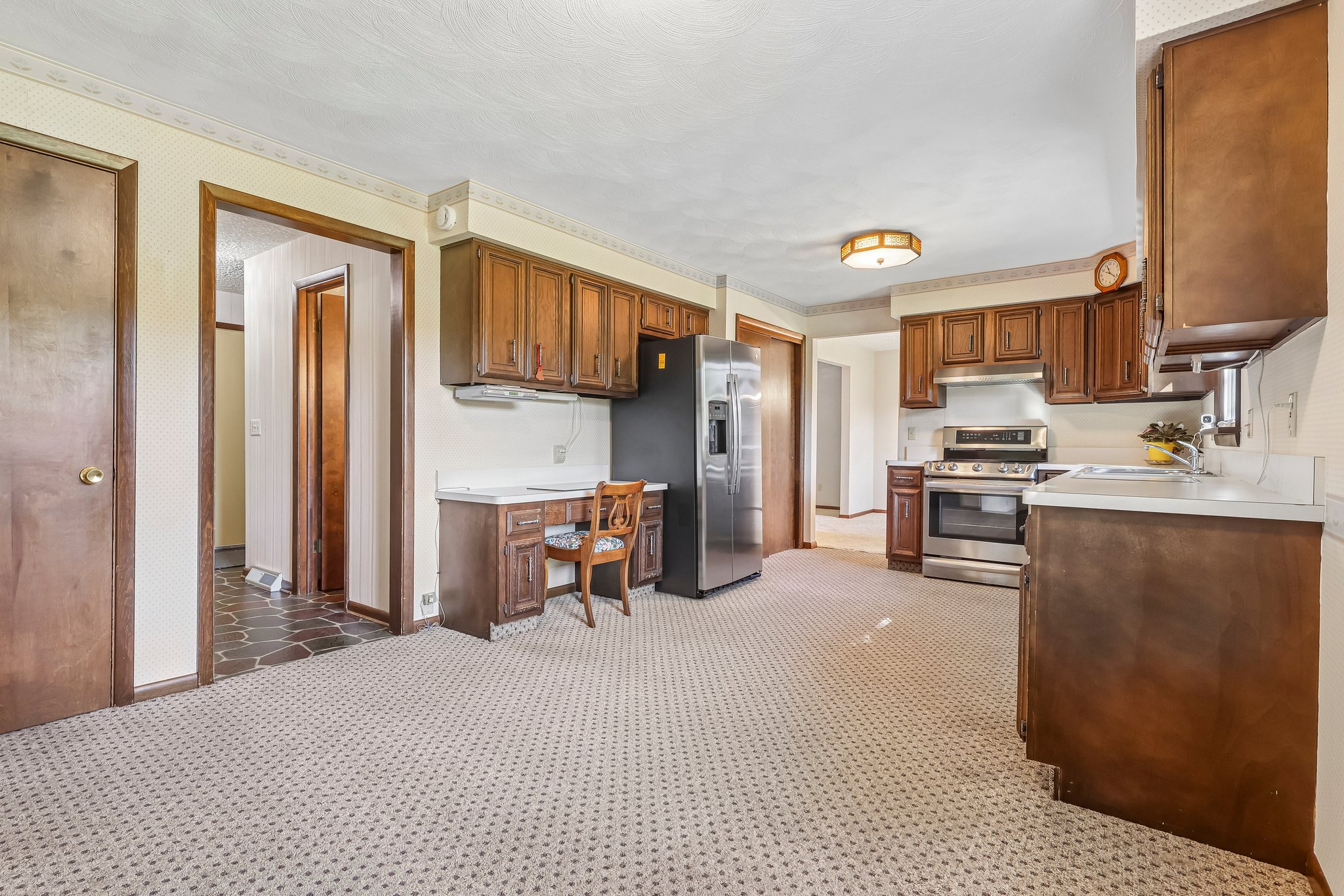 Edgewood Dr-S2110-014.jpg
