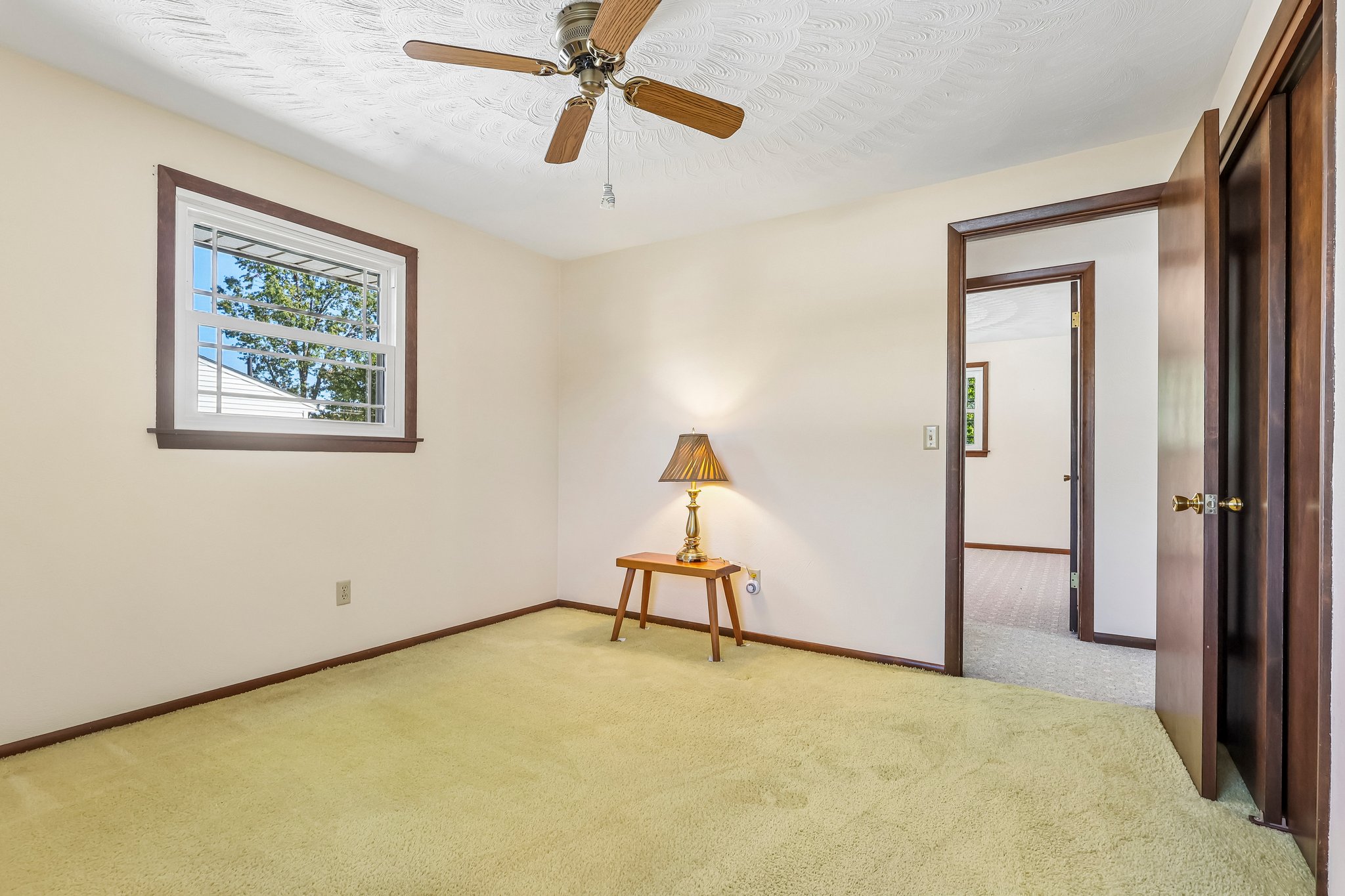 Edgewood Dr-S2110-017.jpg