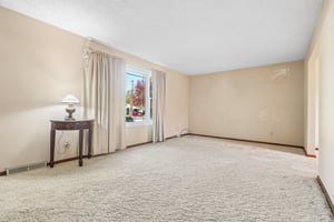 Edgewood Dr-S2110-008.jpg