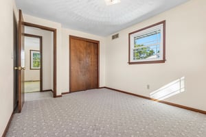 Edgewood Dr-S2110-021.jpg