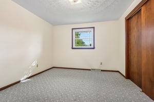 Edgewood Dr-S2110-022.jpg