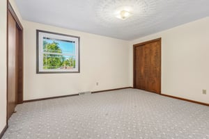 Edgewood Dr-S2110-025.jpg